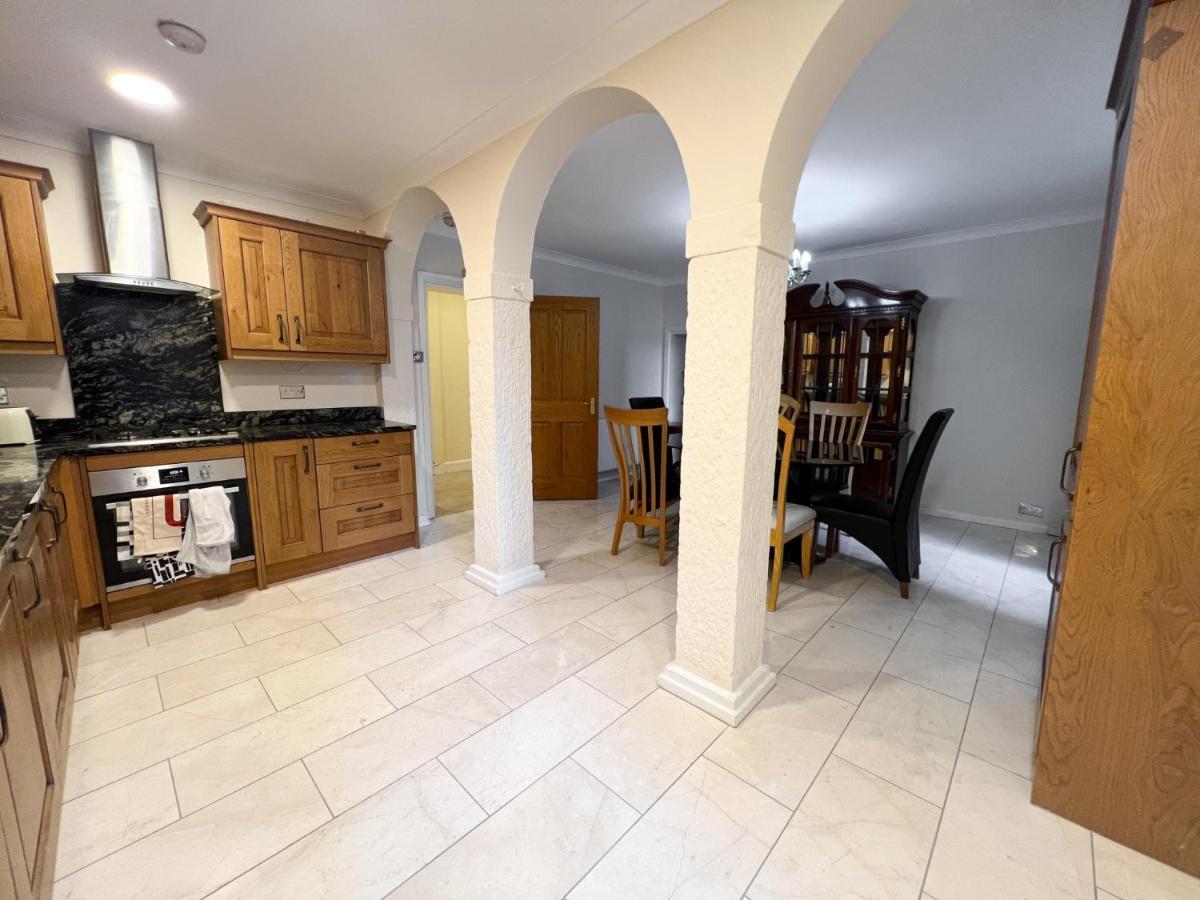 Spacious Flat Sleeps 8 Near Princes Street Edinburgh Ngoại thất bức ảnh