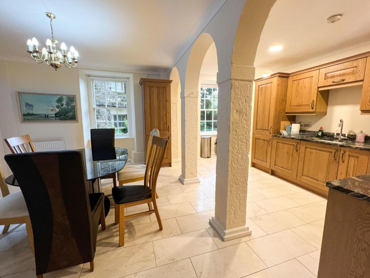 Spacious Flat Sleeps 8 Near Princes Street Edinburgh Ngoại thất bức ảnh