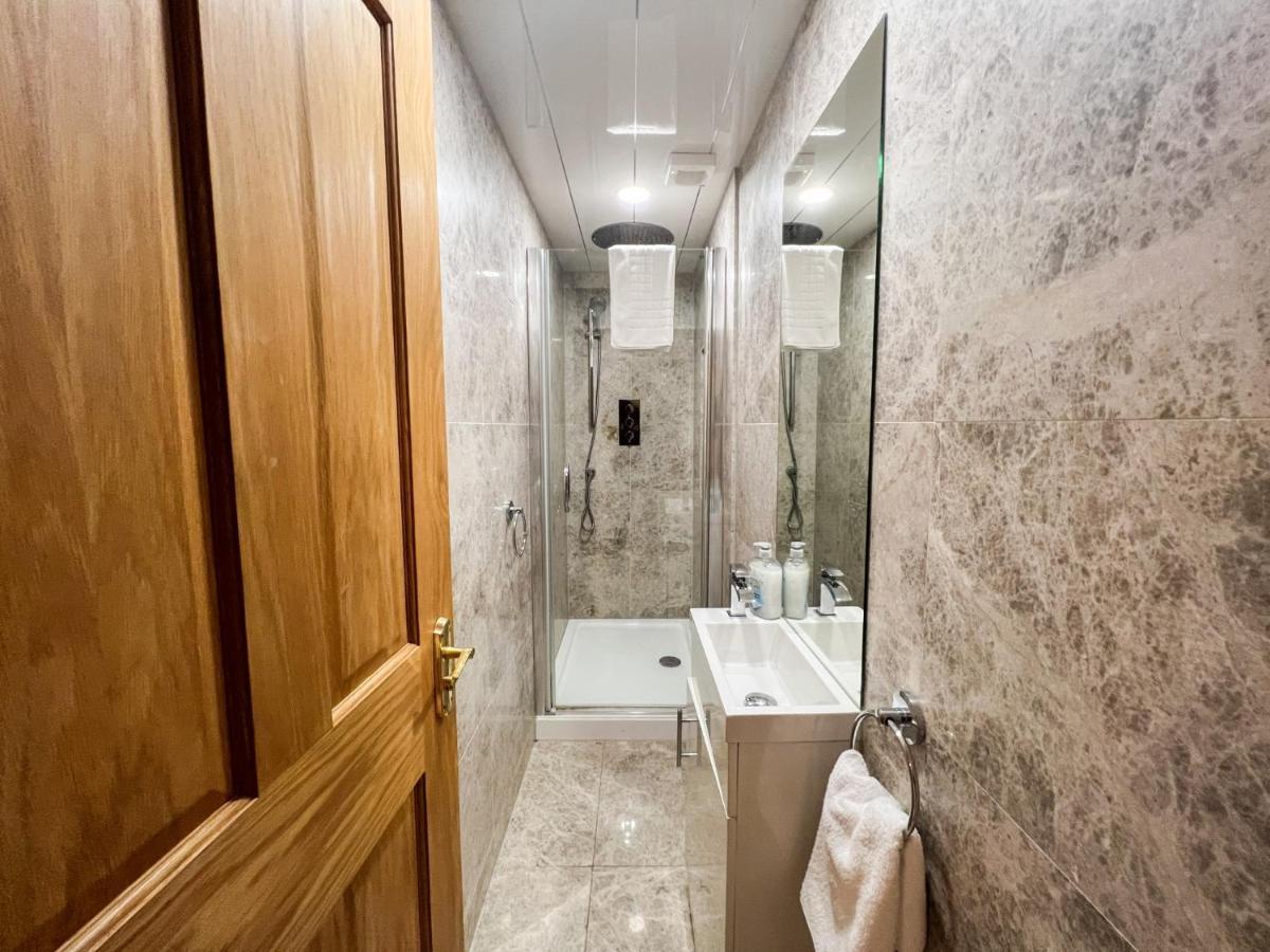 Spacious Flat Sleeps 8 Near Princes Street Edinburgh Ngoại thất bức ảnh