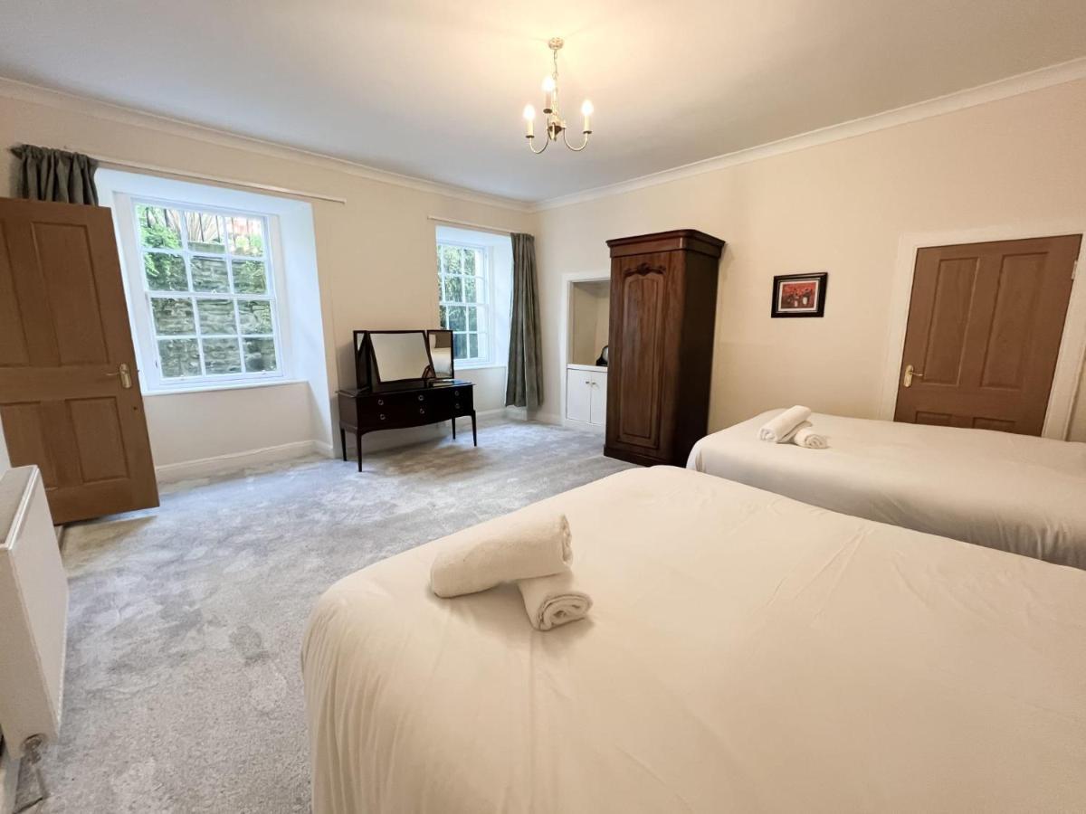 Spacious Flat Sleeps 8 Near Princes Street Edinburgh Ngoại thất bức ảnh