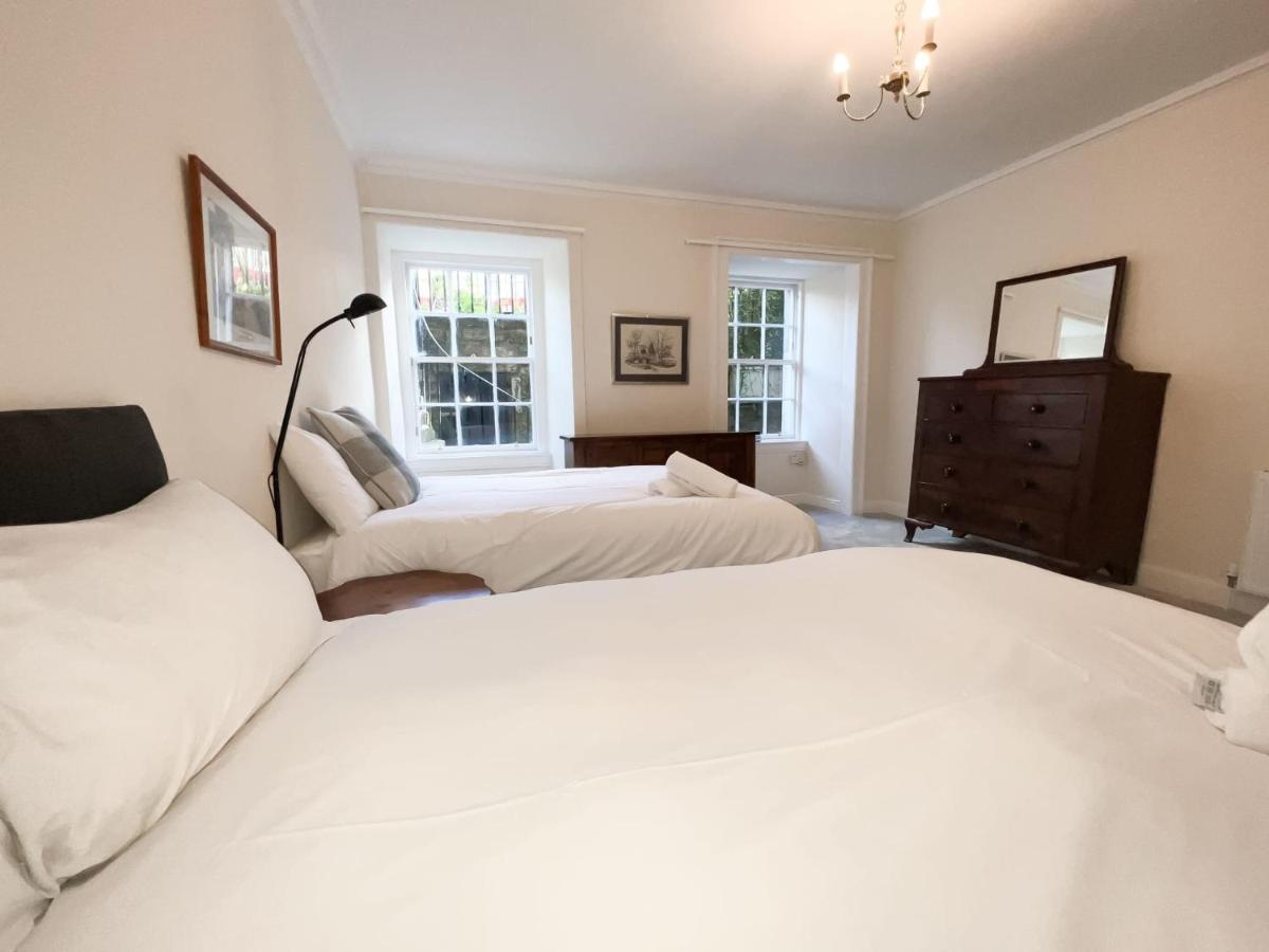Spacious Flat Sleeps 8 Near Princes Street Edinburgh Ngoại thất bức ảnh