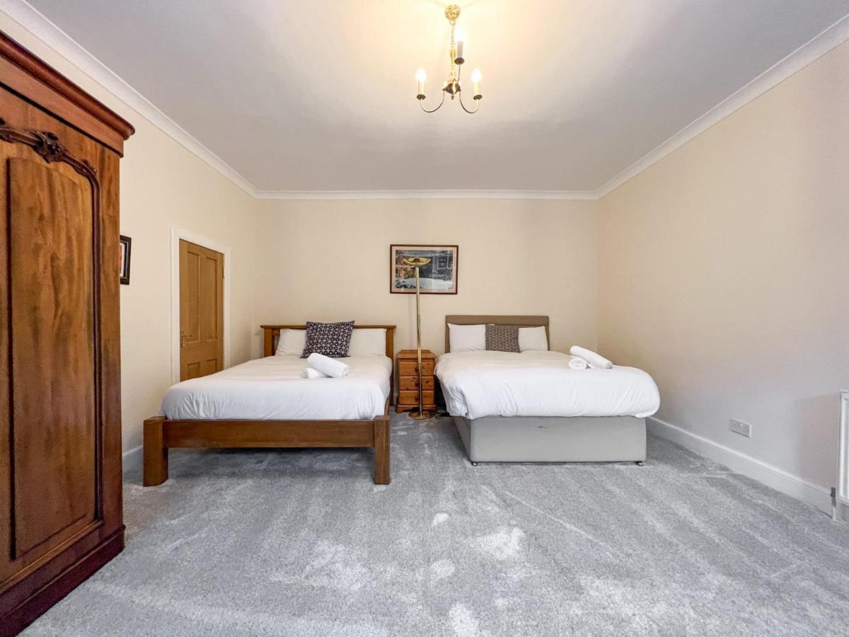 Spacious Flat Sleeps 8 Near Princes Street Edinburgh Ngoại thất bức ảnh