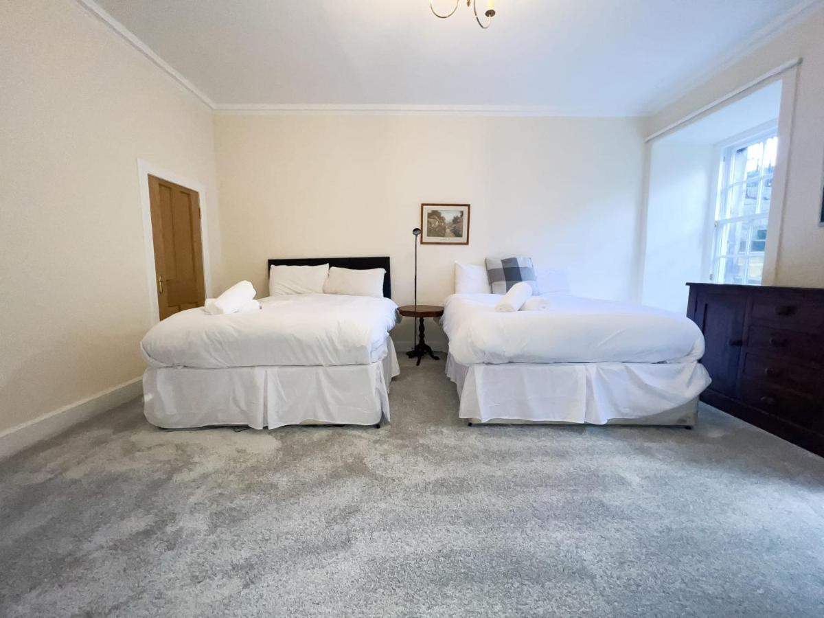 Spacious Flat Sleeps 8 Near Princes Street Edinburgh Ngoại thất bức ảnh